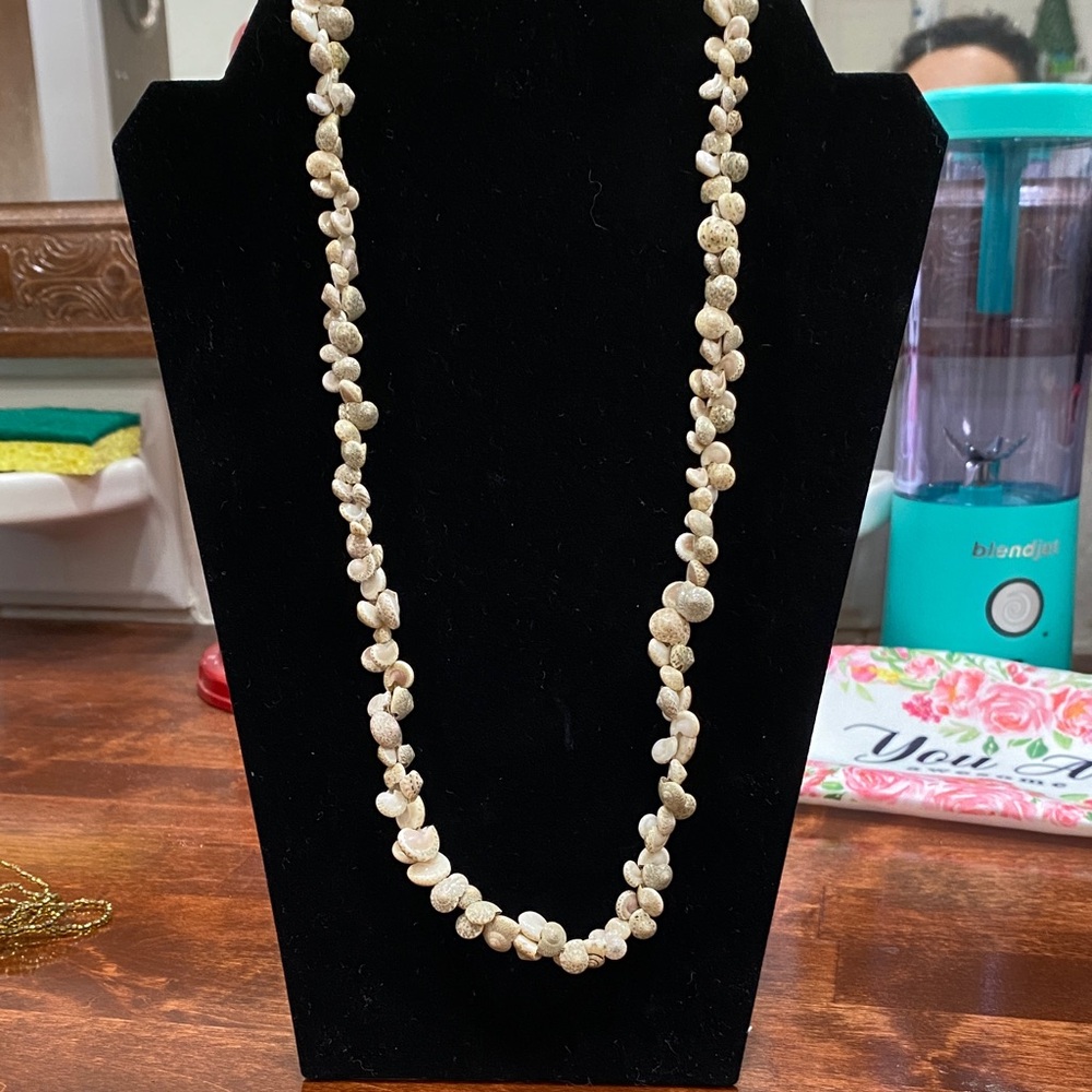 Seashell Cream Beaded Necklace